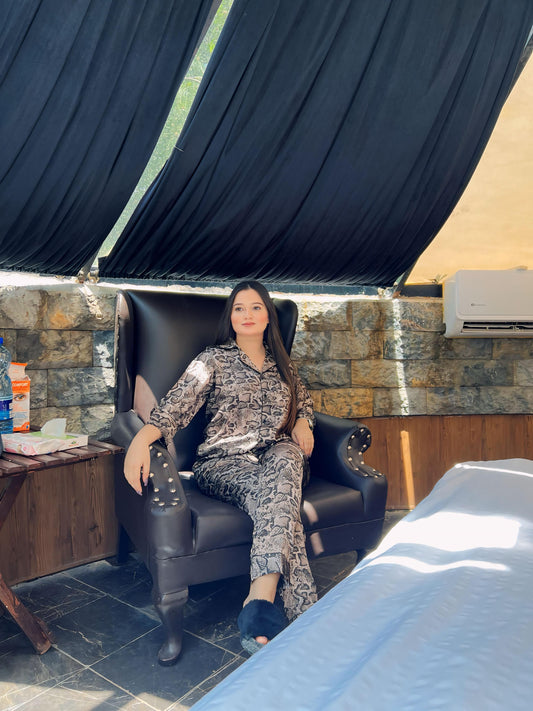 How to Choose the Perfect Night Dress for Pakistani Summers: Linen, Lawn & Silk Compared